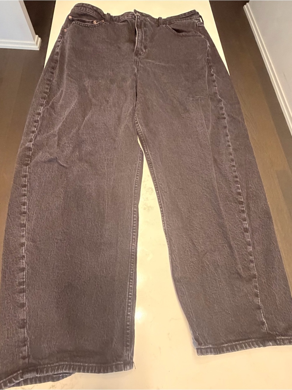 Abercrombie & Fitch Curve Love Barrel-Leg Jeans in Faded Black